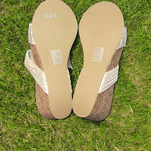 Blowfish Size 9 Malibu Wedges. Brand  New With tags. - Picture 3 of 13